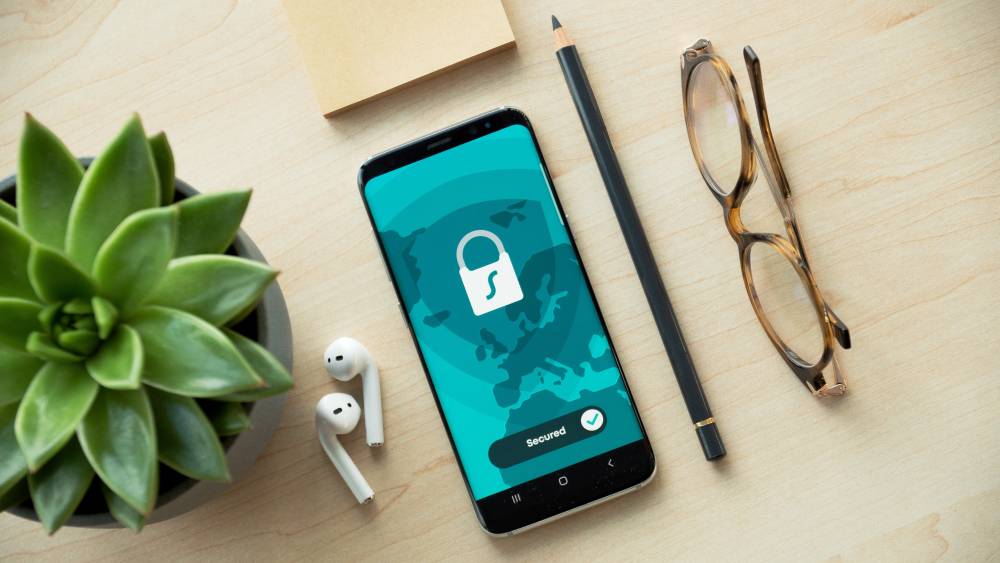 Banner for blog Privacy Awareness Week: 4 tips to stay safe online